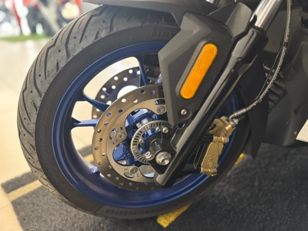 BMW C400 X SPORT 2024/2024, rodas e pneus