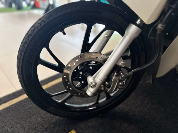 Honda Biz 125 2024/2024, rodas e pneus