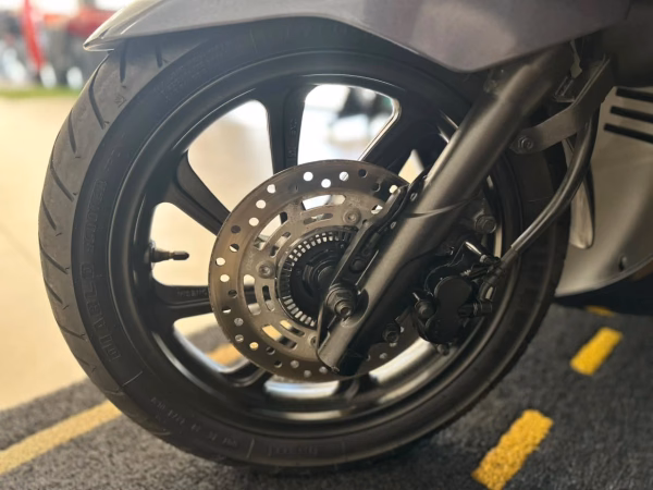 Honda PCX 150 ABS 2020/2020, rodas e pneus
