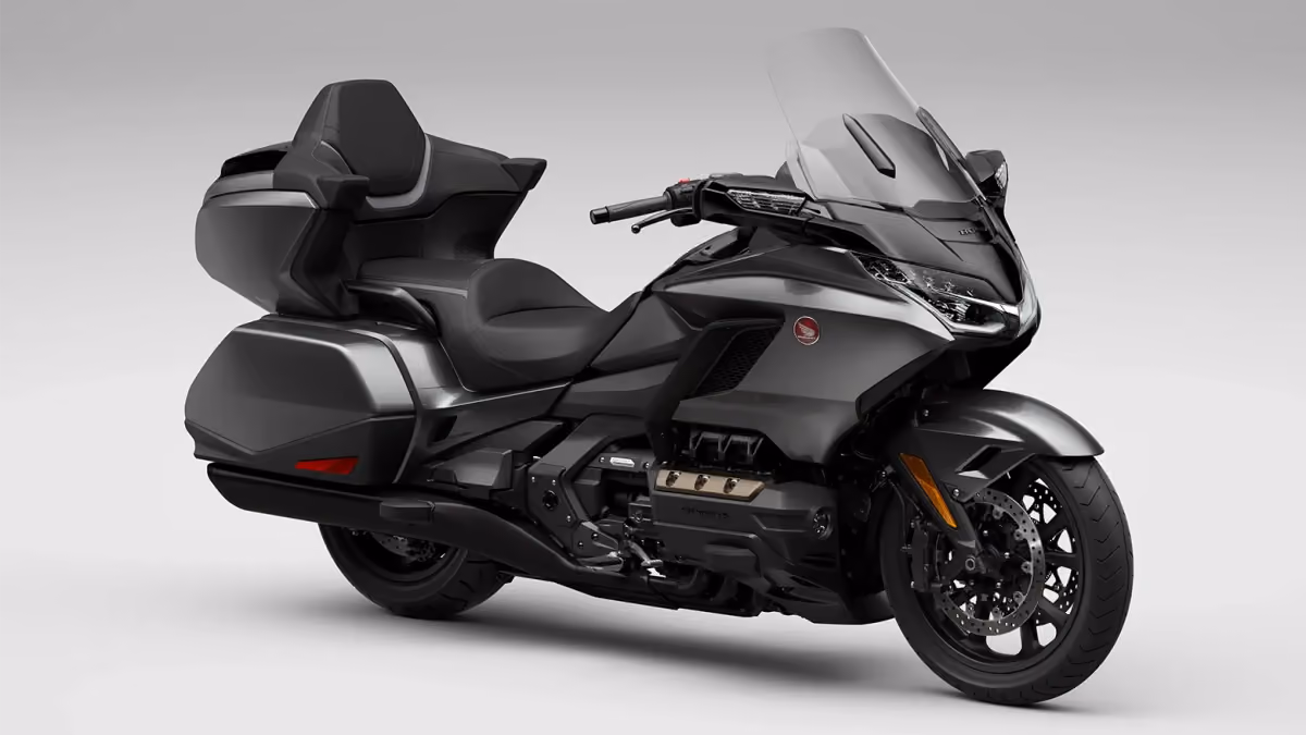 GL 1800 Gold Wing Tour na cor cinza, vista lateral